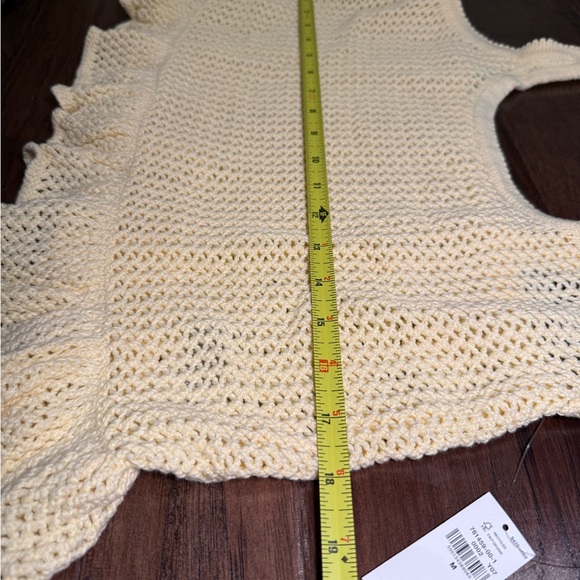 Women's Butter Yellow Peplum Cropped Woven Boho Cotton Top Size Medium NWT - Picture 9 of 11